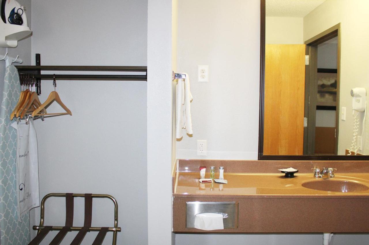 Greenlight Inn & Suites St James Saint James Zewnętrze zdjęcie